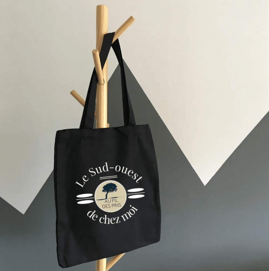 tote bag noir Au Fil des Pins mode éco-responsable