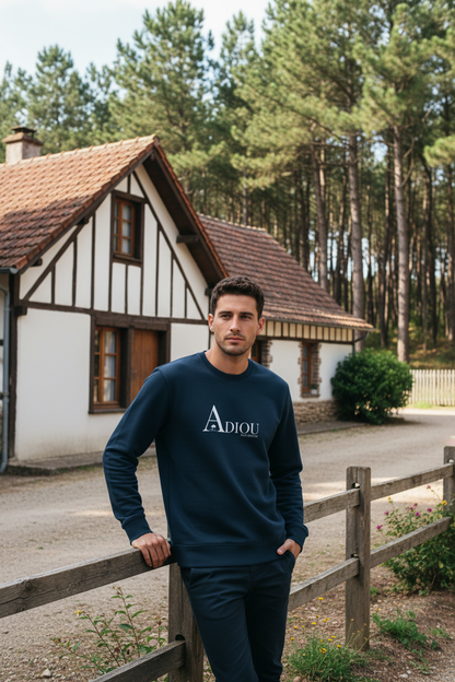 Homme mince portant le sweat Adiou - format portrait