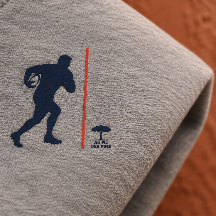 Macro motif rugby, sweat gris plié en biais